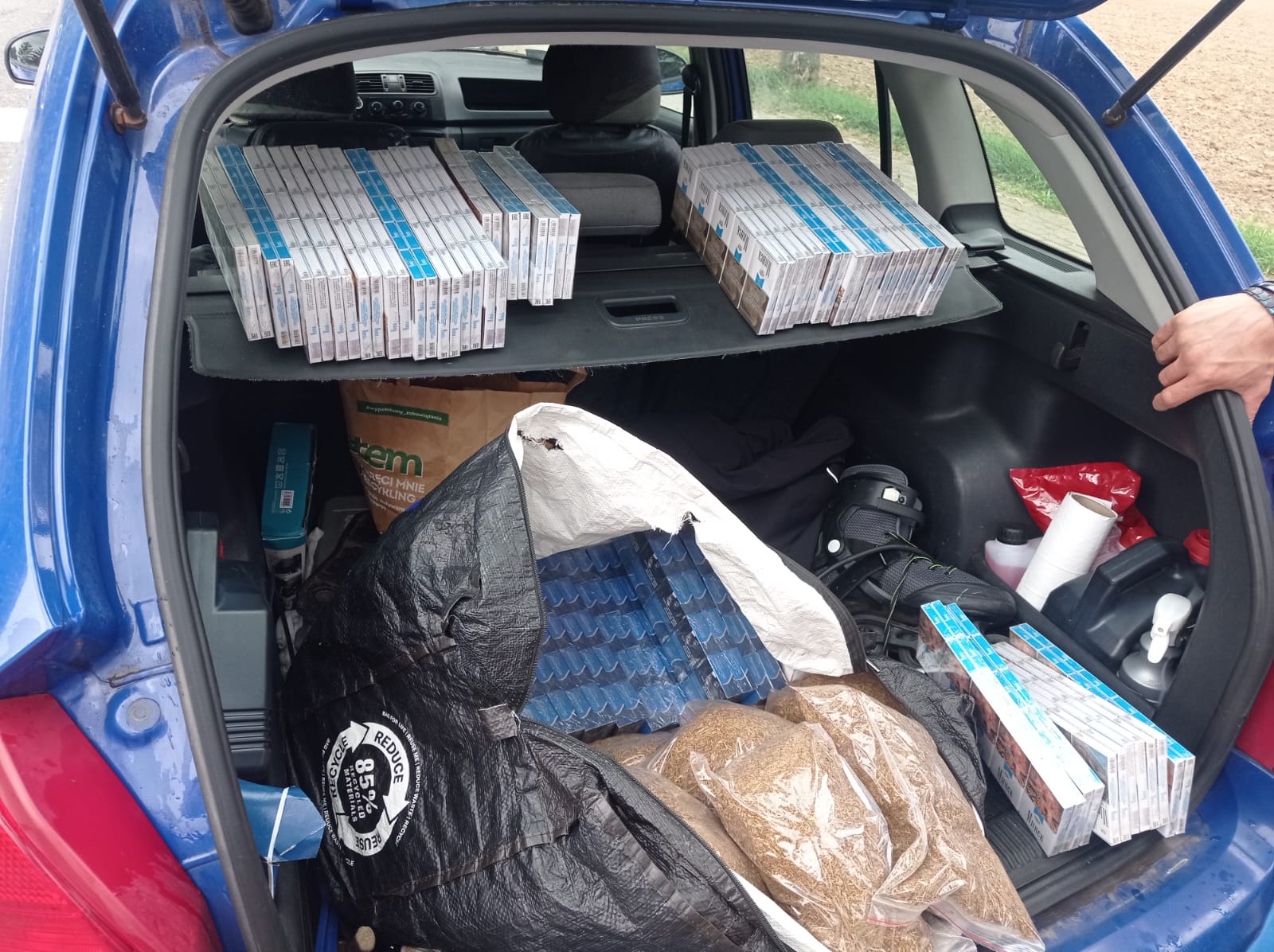 Policja przechwyciła papierosową kontrabandę 